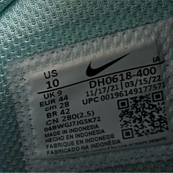 Nike Mint Green Men’s Tennis Sneakers - Picture 5 of 5